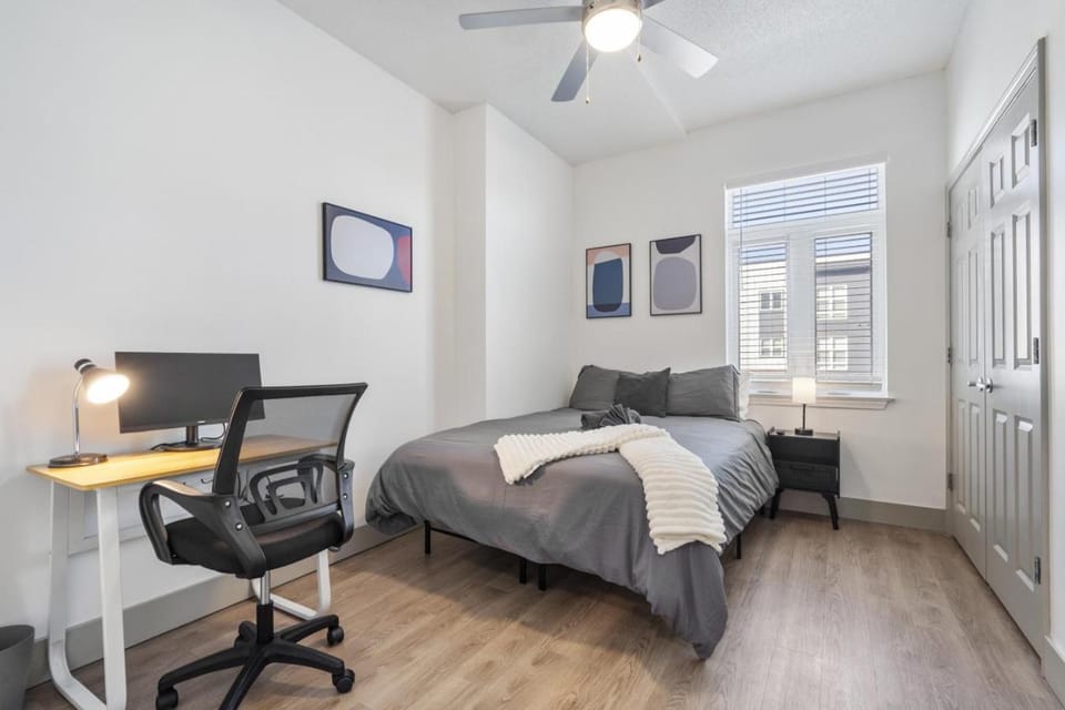 Bright Uptown Bliss - Free Parking, Walkable, Views Apartment in Charlotte