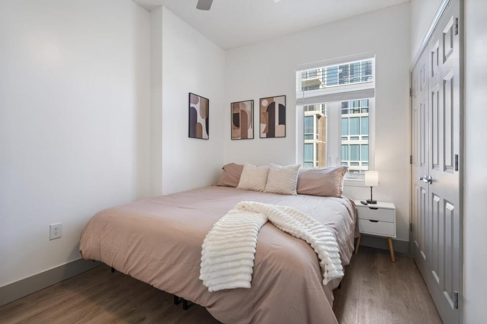 Queen City Retreat - Parking, Views, Near Stadium Apartment in Charlotte