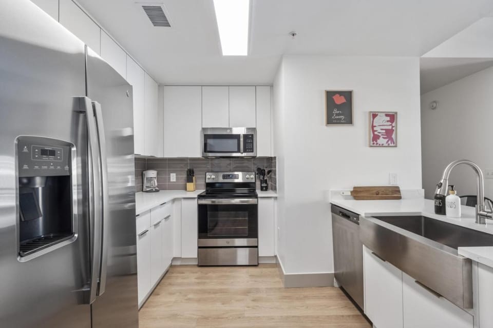 Queen City Retreat - Parking, Views, Near Stadium Apartment in Charlotte
