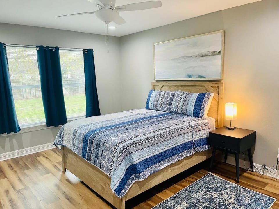 Hues of Blue 2BR 2BA Home on Quiet Street House in Port Arthur