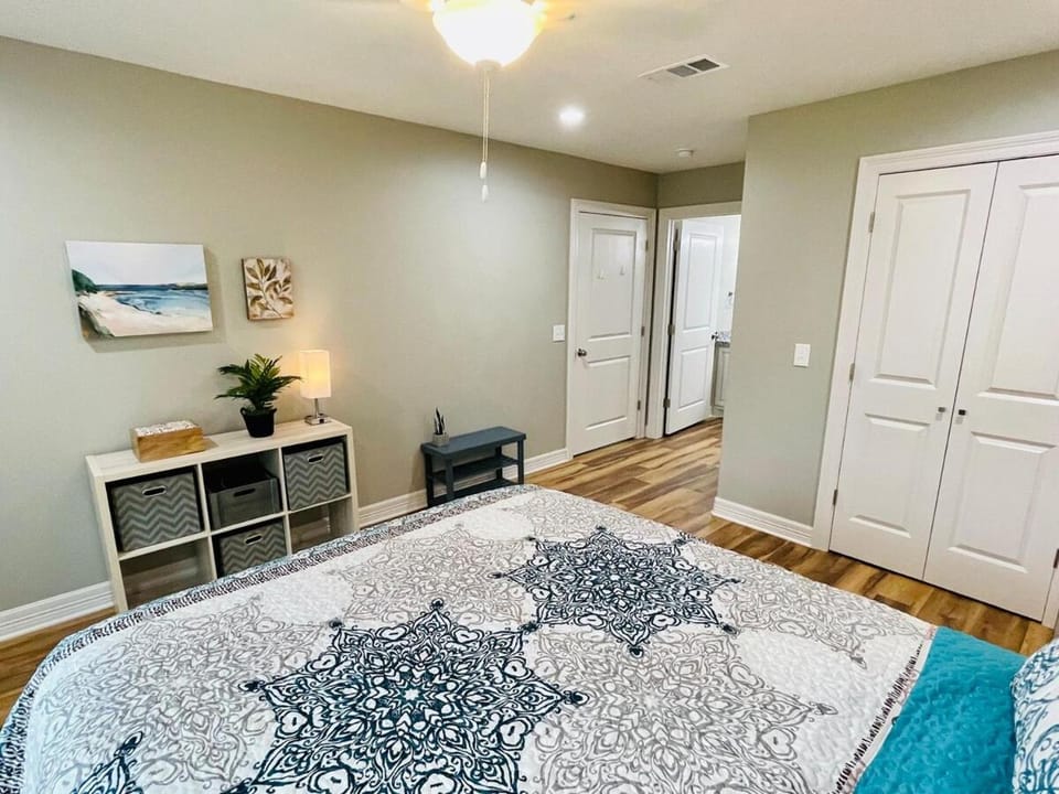 Modern Boho 2BR 2BA Home on Quiet Street House in Port Arthur