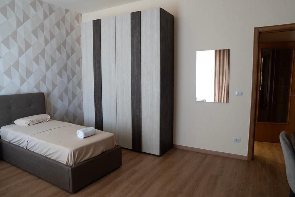 Bed, Photo of the whole room, Bedroom, wardrobe