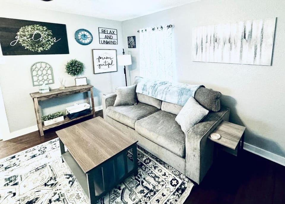 Relax & Unwind in 2BR 1BA Home in Quiet Neighborhood House in Port Arthur