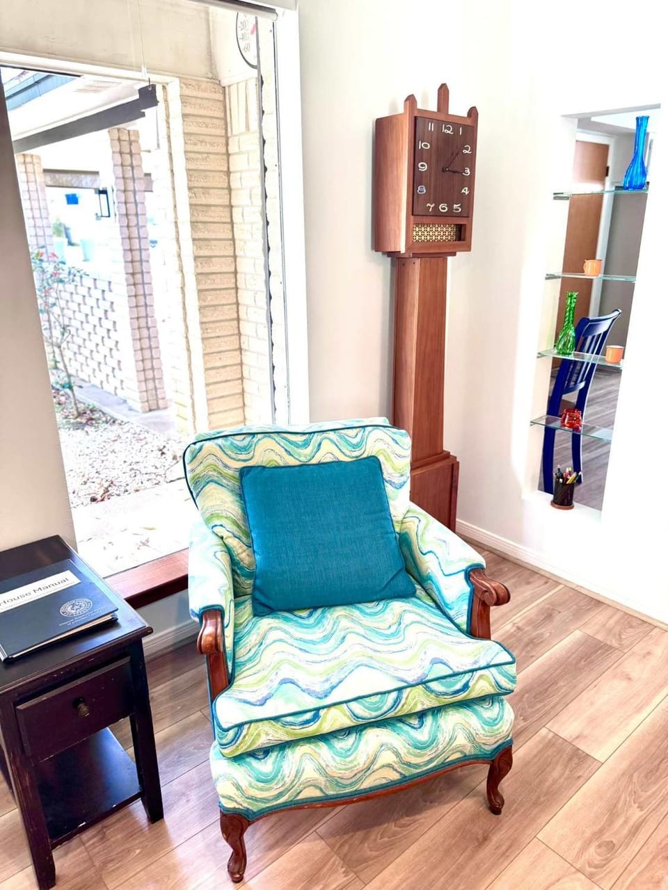 Spacious Retro 2BR 3BA In Quiet Neighborhood House in Beaumont