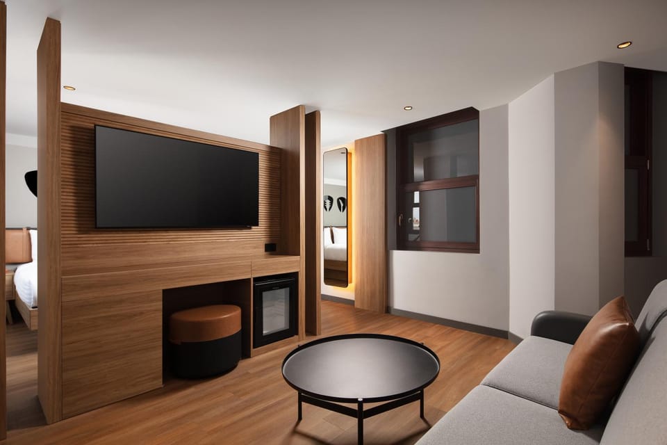 TV and multimedia, Living room, Seating area