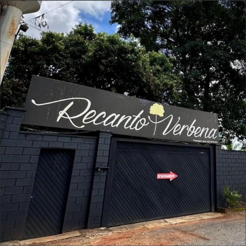 Day, Property logo or sign, Logo/Certificate/Sign, Street view
