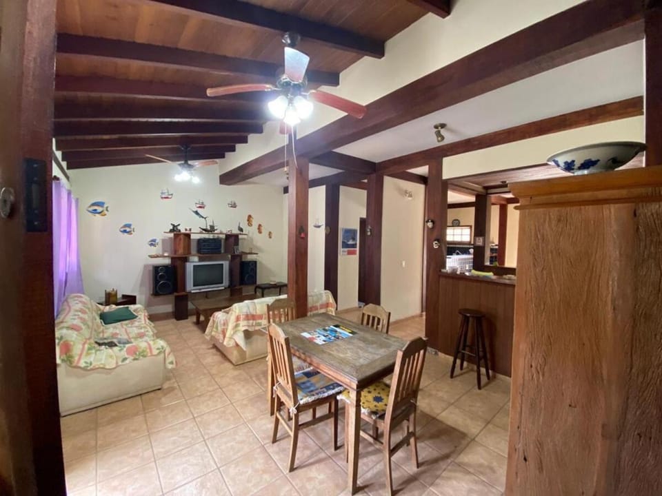 Mansao Amarela do BRUNO House in Ilhabela