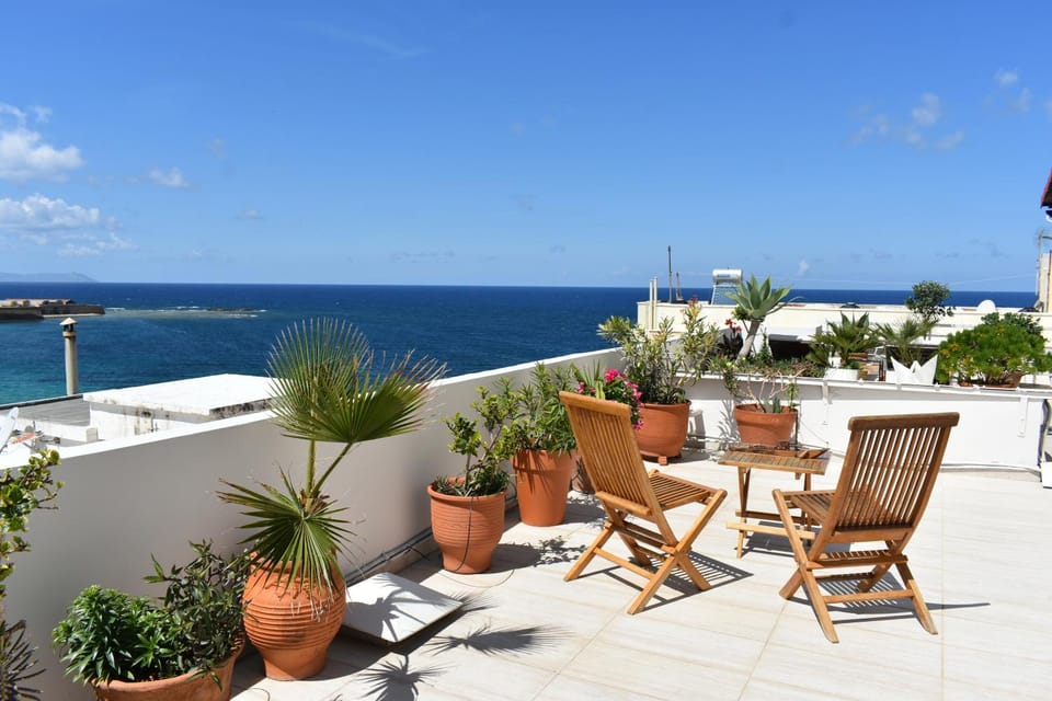 Diotima - Astonishing seaview apartment Apartment in Chania