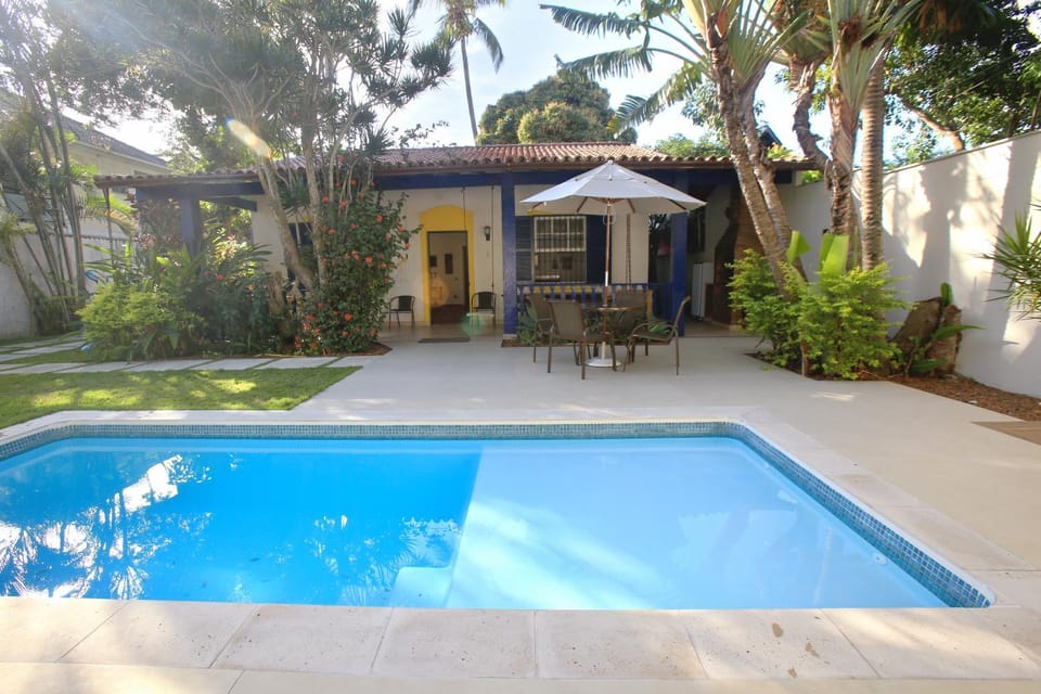 Facade/entrance, BBQ facilities, Swimming pool