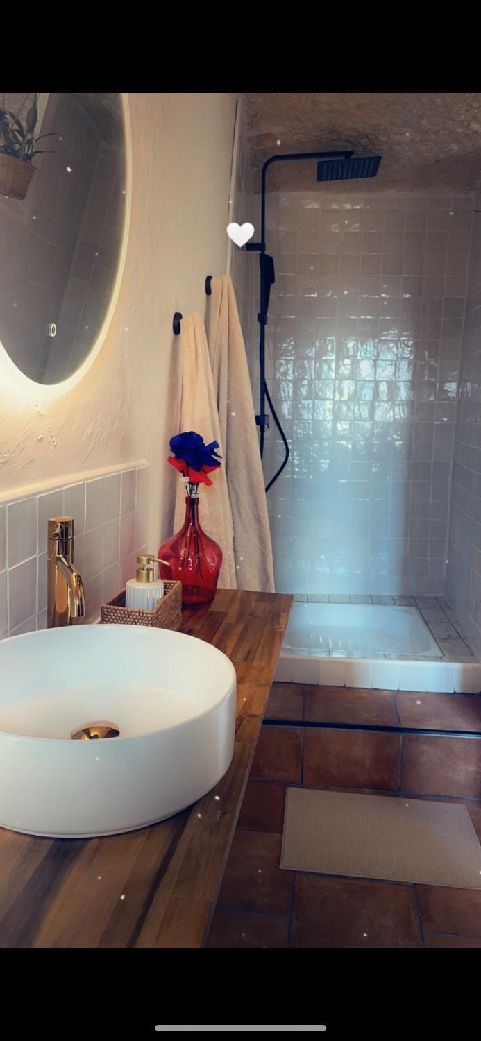 Shower, Bathroom, towels