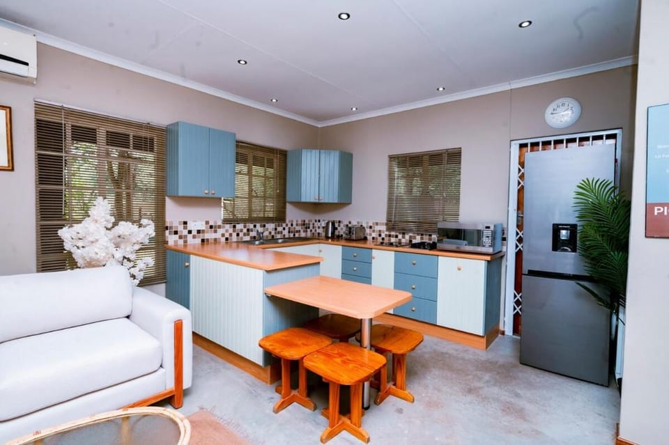 The Bush Cottage at Mokolodi Gaborone Apartment in North West, South Africa