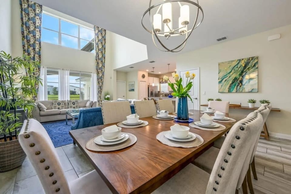 Living room, Dining area