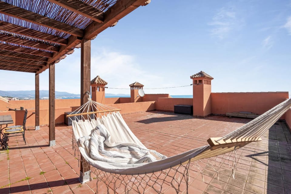 Balcony/Terrace, sunbed