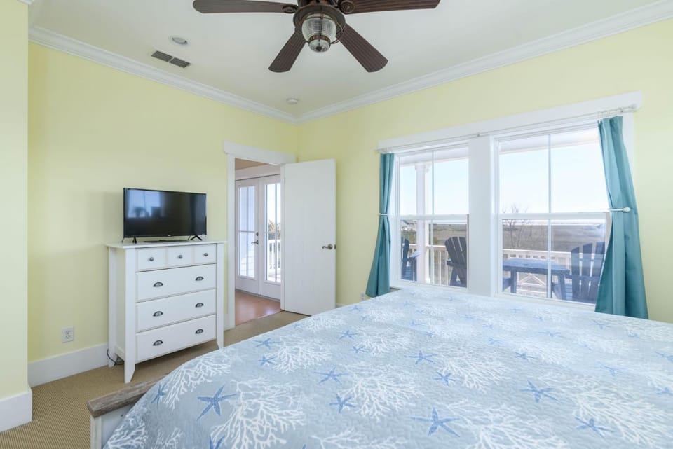 Buried Treasure - Great Marsh Views on Harbor! House in South Carolina