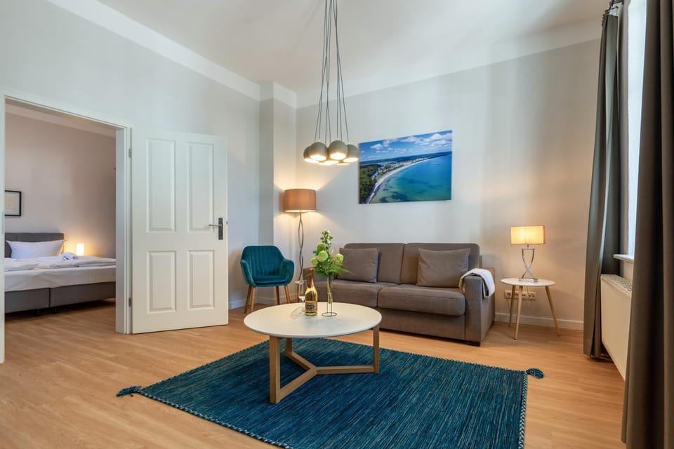 Villa Iduna Ferienwohnung No 3 - EG mit Balkon nach Süden Apartment in Binz
