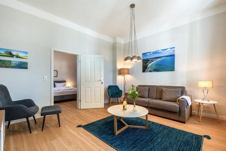 Villa Iduna Ferienwohnung No 3 - EG mit Balkon nach Süden Apartment in Binz