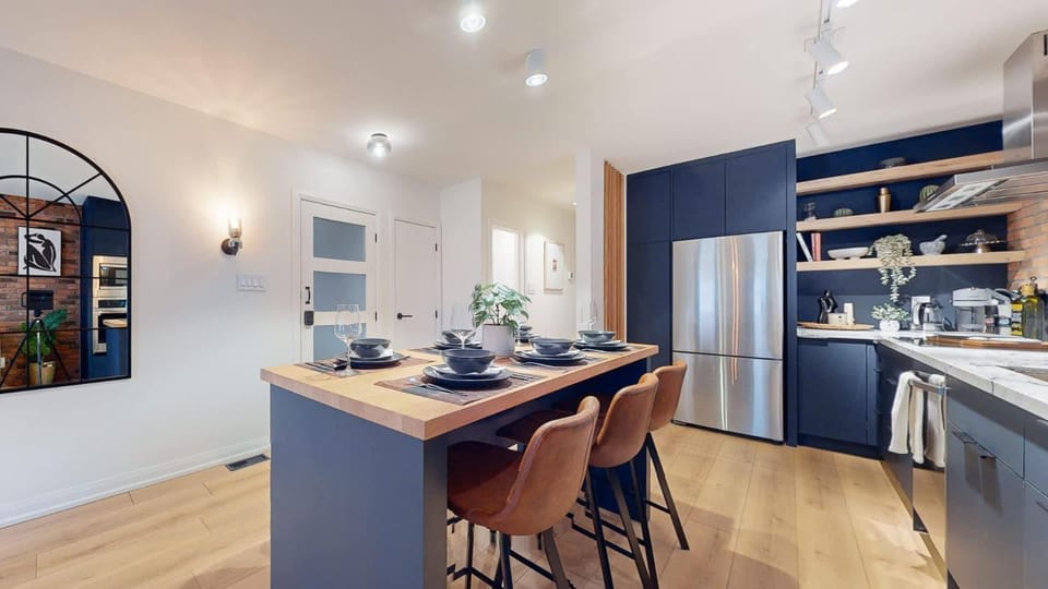 Kitchen or kitchenette, Dining area, oven, stove
