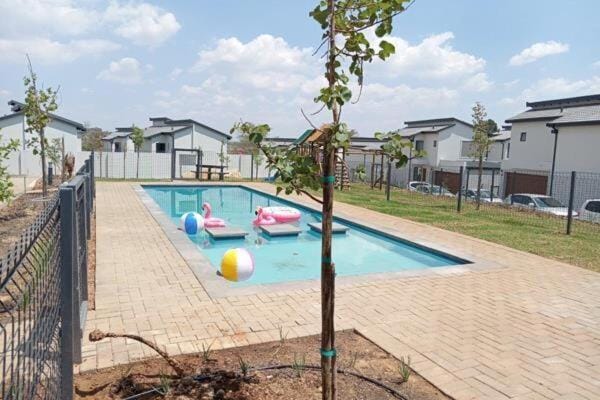 Pool view, Swimming pool, Swimming pool