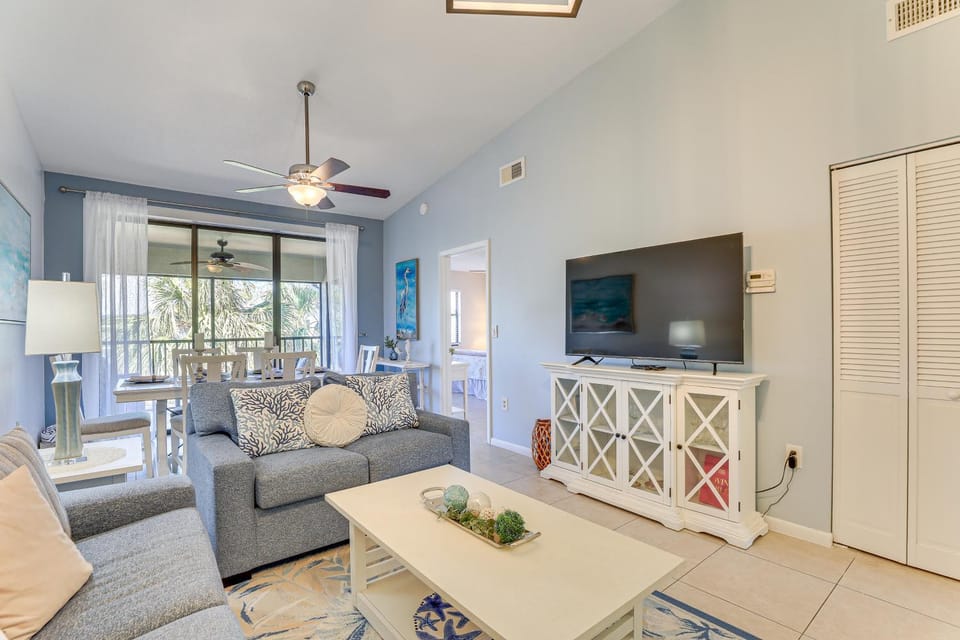 7 Mi to Beach: Condo w/ Pool Access in Bradenton! House in Bradenton