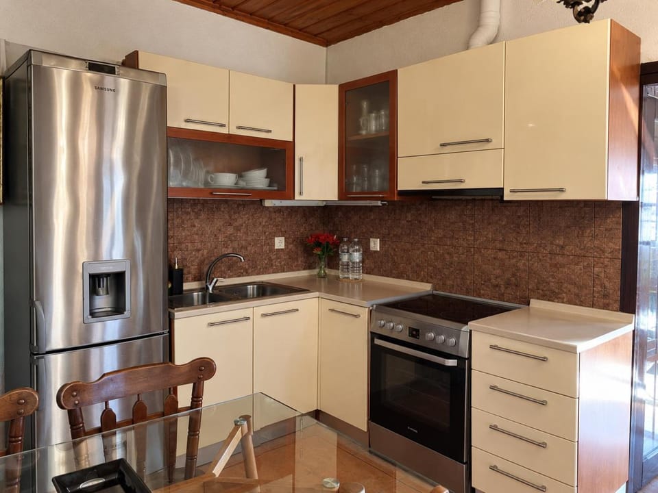 Old charm Apartment in Thessaloniki
