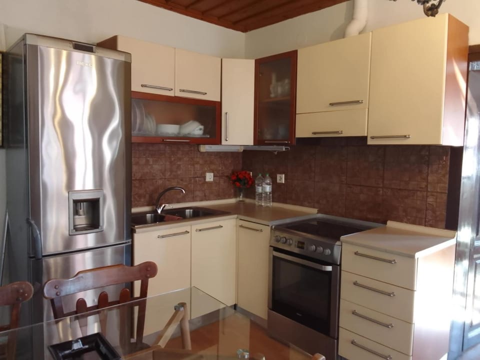 Old charm Apartment in Thessaloniki