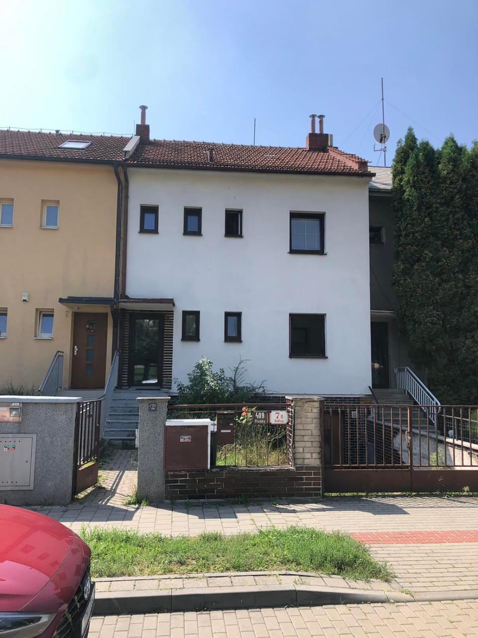 Property building, Day, Street view