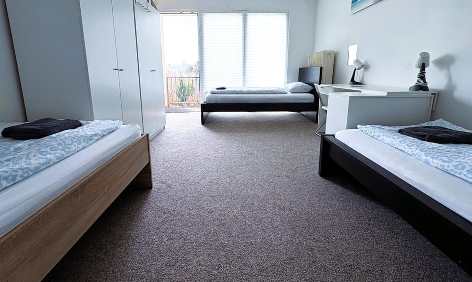 Bed, Day, Garden, View (from property/room), Balcony/Terrace, Photo of the whole room, Seating area, Bedroom, Garden view, Inner courtyard view, pet friendly, pet friendly, towels, wardrobe