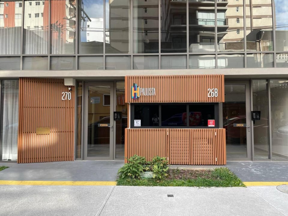 Property building, Facade/entrance, Day