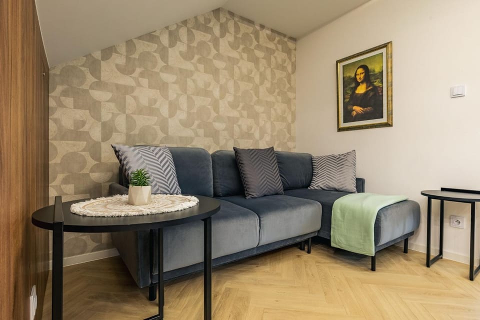 Bed, Living room