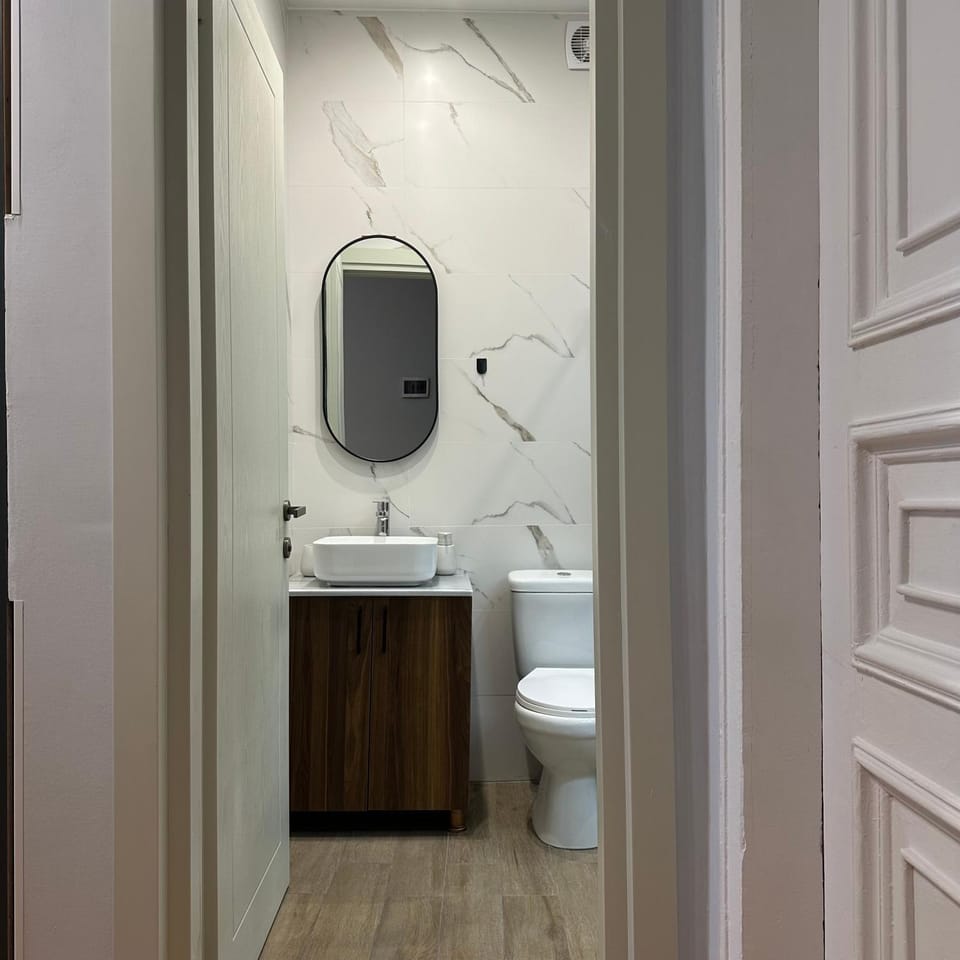 Toilet, Bathroom