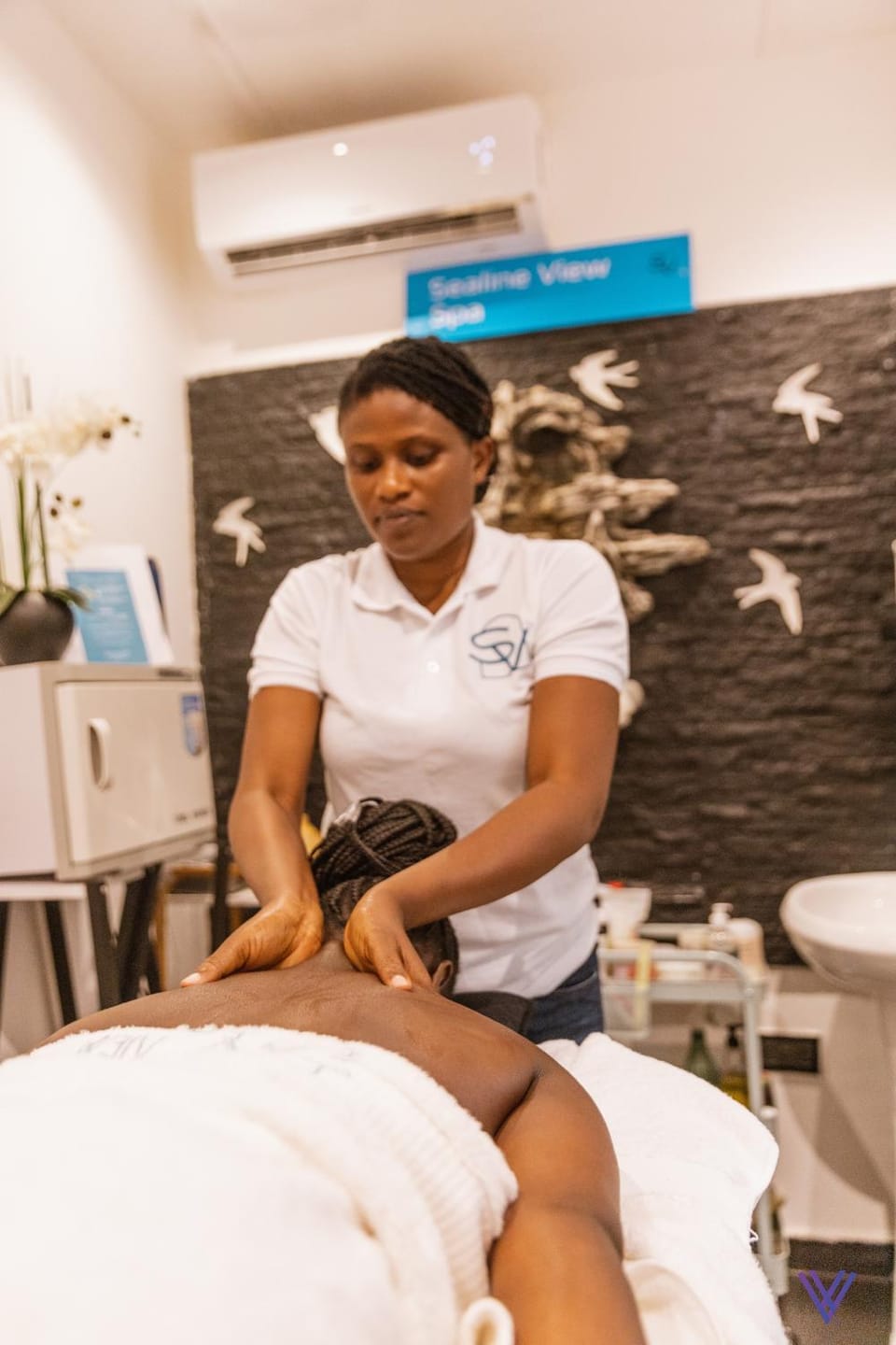 People, Massage, Spa and wellness centre/facilities, group of guests