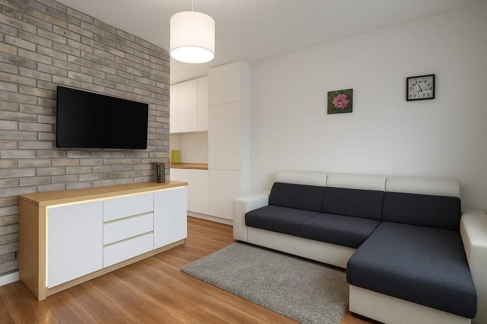 ŚLICZNY APARTAMENT obok MANUFAKTURY w pełni wyposażony-na wyłaczność PARTER-blok-DARMOWY PARKING-blisko Orientarium-ZOO- AQUAPARK FALA-CISZA-WYGODA-SPOKÓJ-Wifi-Samodzielne-ZAMELDOWANIE-Spokojna okolica Świetna lokalizacja Apartment in Masovian Voivodeship