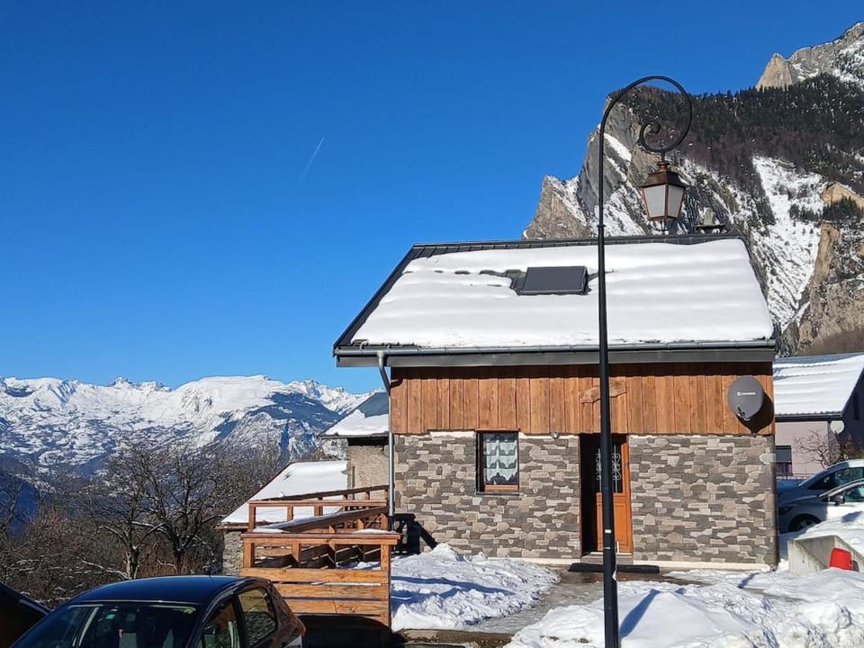 Property building, Natural landscape, Mountain view