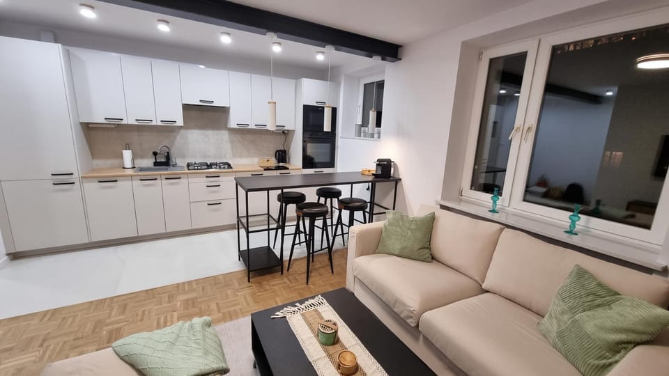 Kitchen or kitchenette, Living room