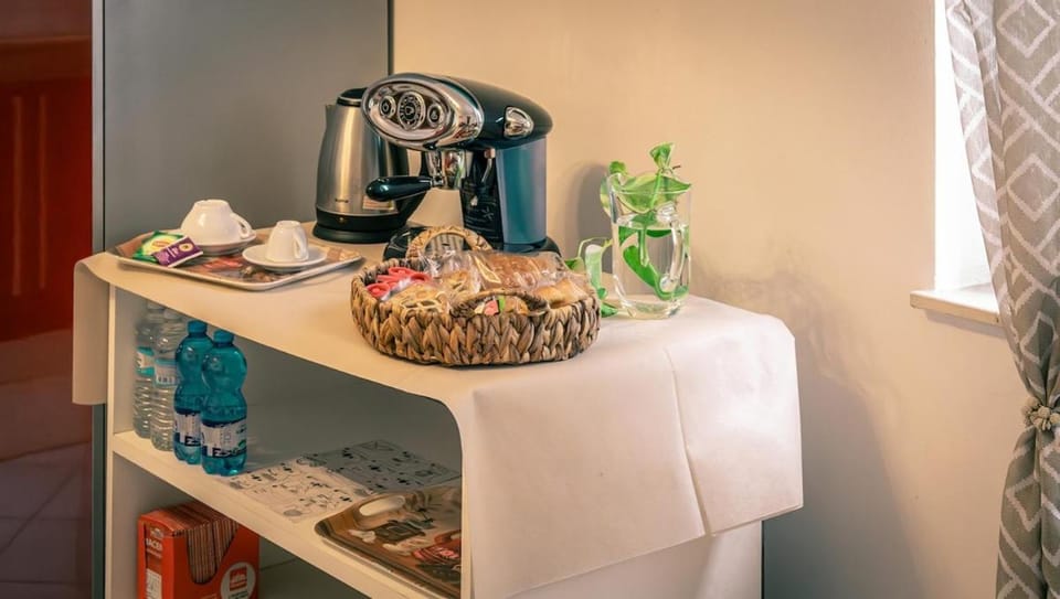Food and drinks, Food, Breakfast, Italian breakfast