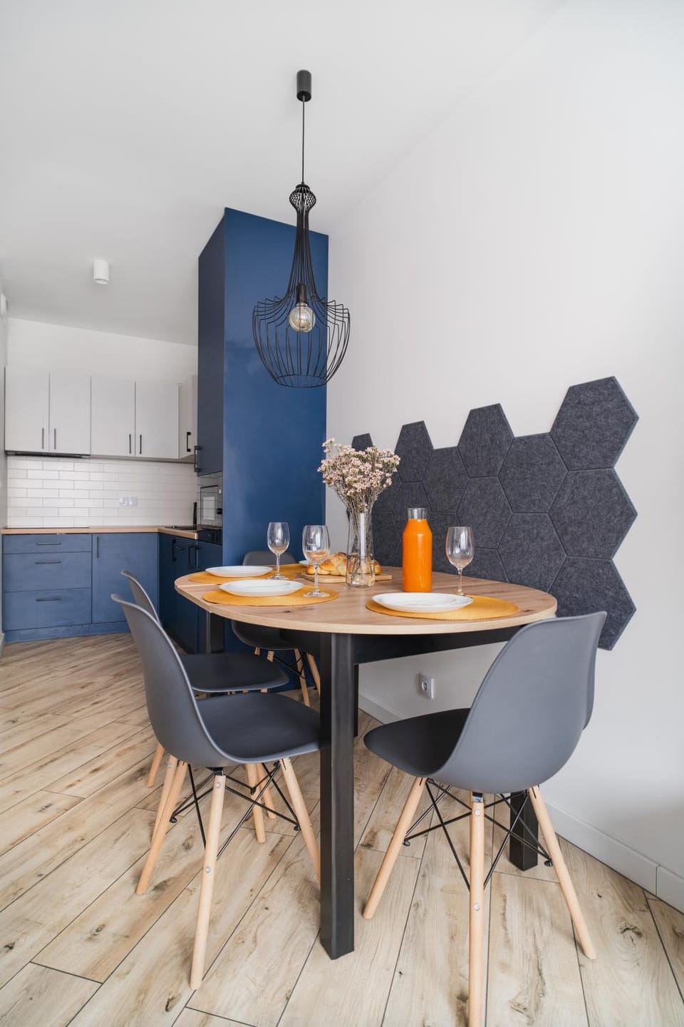 Kitchen or kitchenette, Seating area