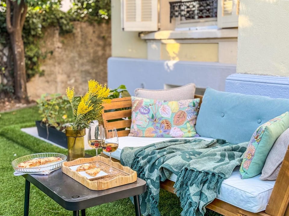Patio, Garden, Seating area, Dining area, Garden view