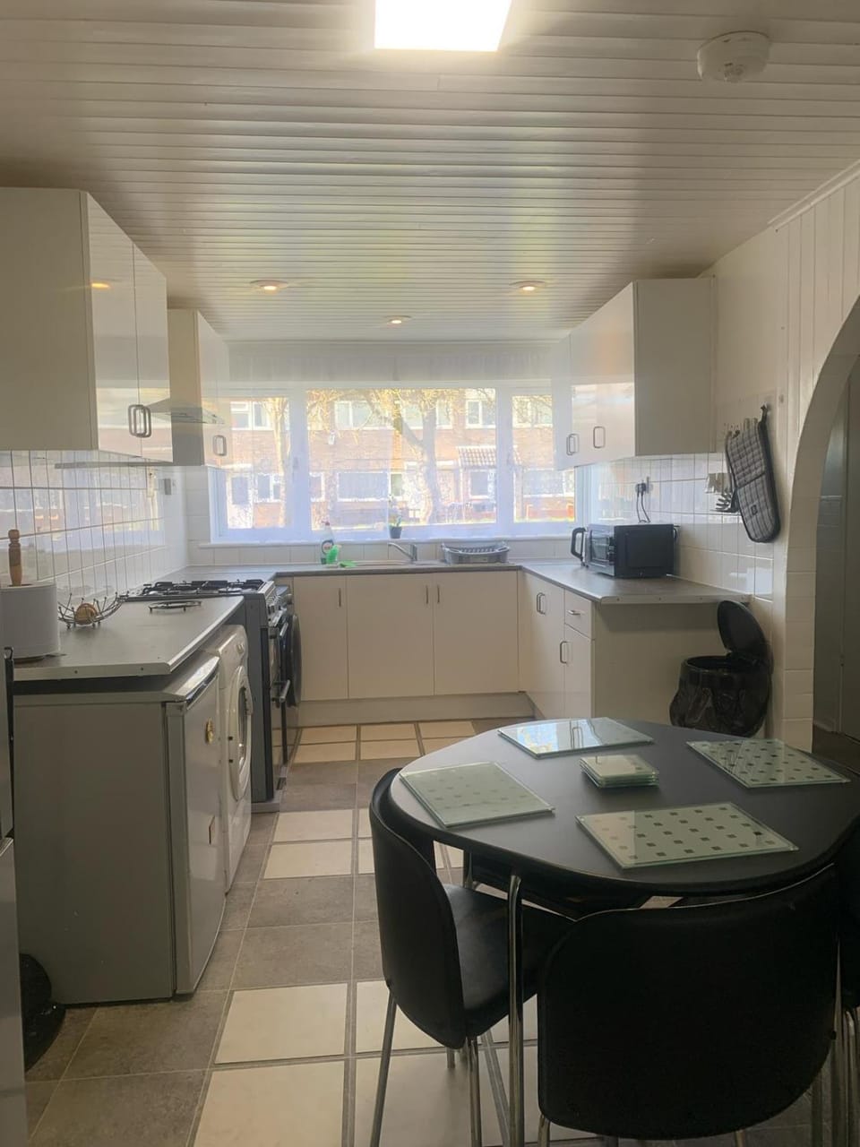 Dining area, kitchen