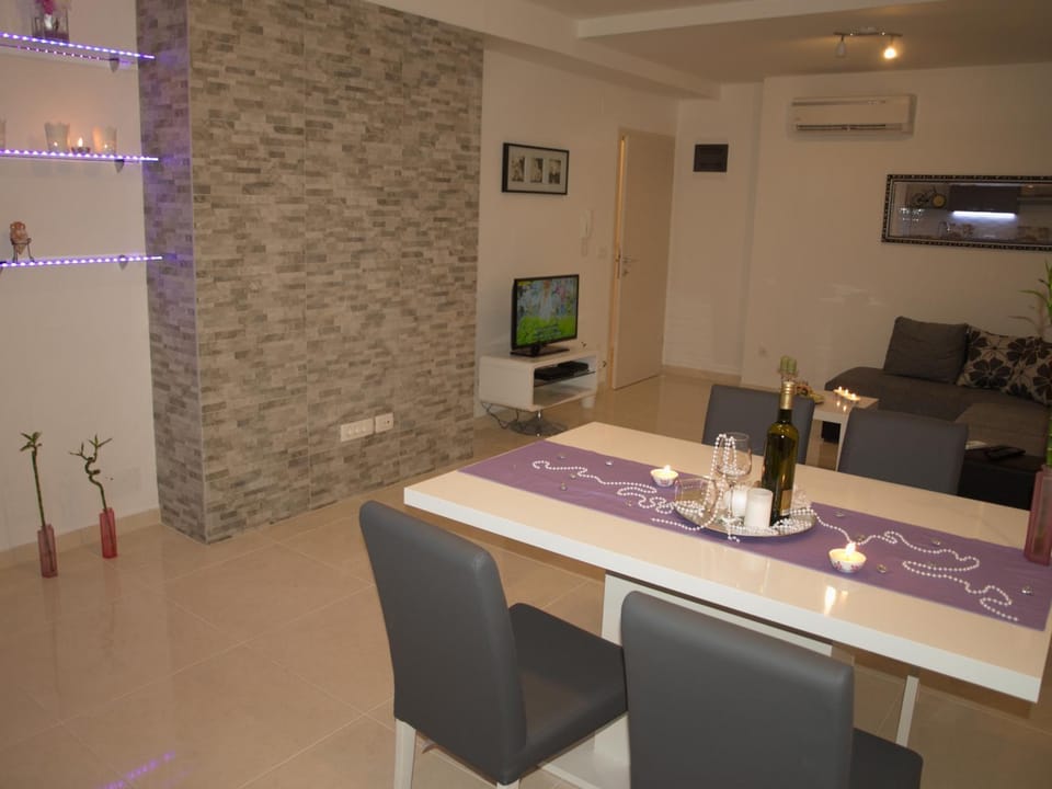 Dining area, Alcoholic drinks