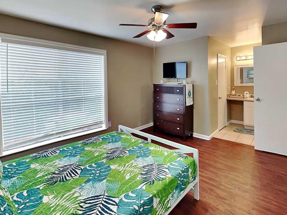 Palms at Cove View 1201 - Babes Place Apartment in Galveston Island