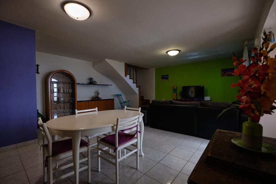 Communal lounge/ TV room, Dining area