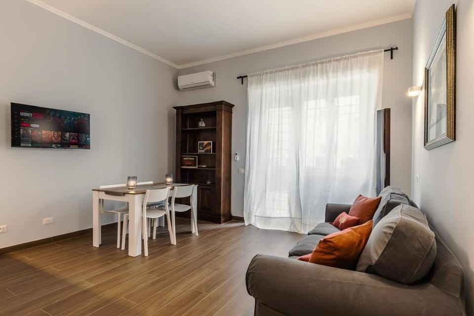 2-Bedroom Roman Gem Apartment in Rome