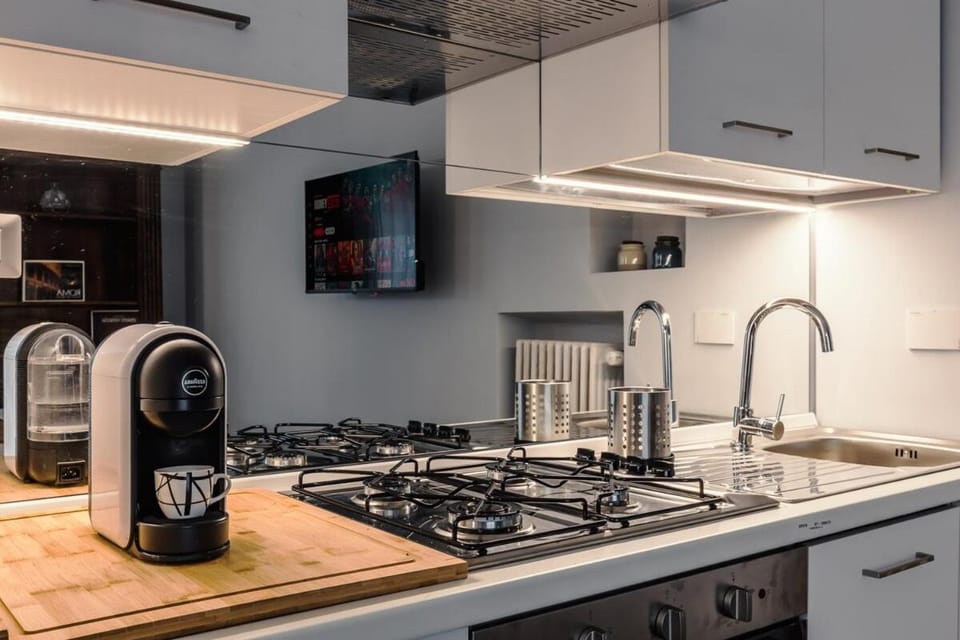2-Bedroom Roman Gem Apartment in Rome