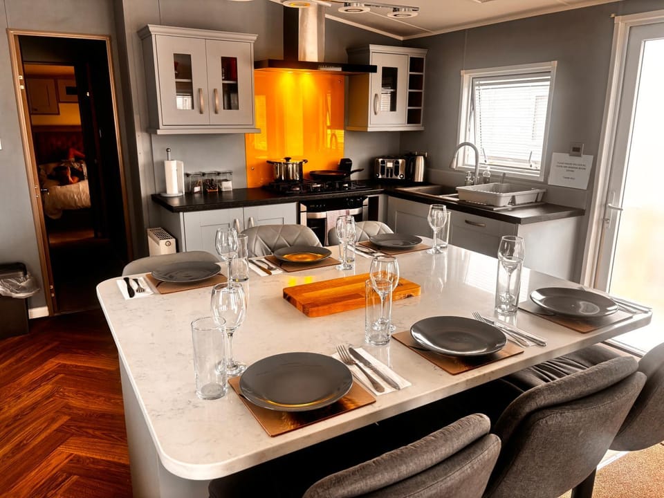 Whitstable Beaumont - Sleeps 6, 588 ft Campground/ 
RV Resort in City of Canterbury