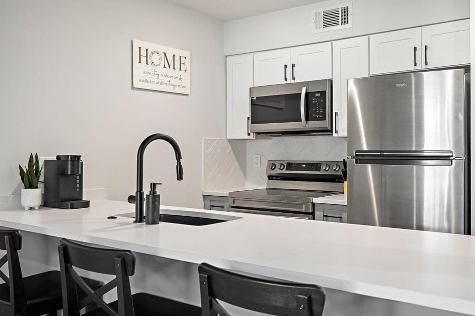 Kitchen or kitchenette, oven, stove