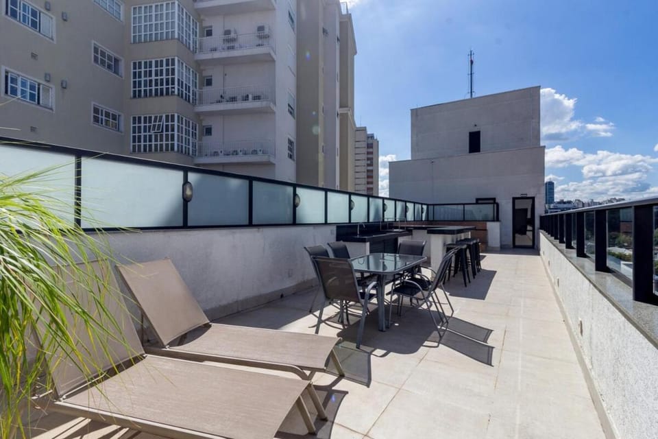 Studio Urban Chic AC e Smart TV 50" Apartment in Curitiba
