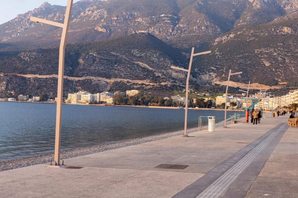 Day, People, Neighbourhood, Natural landscape, Mountain view, Sea view