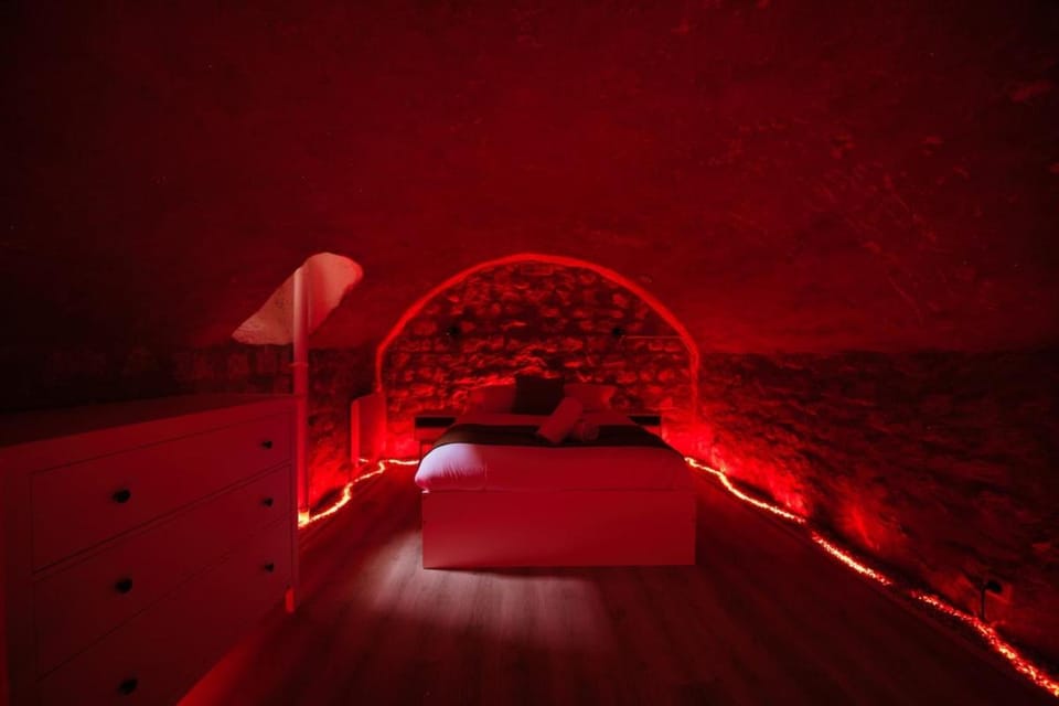 The secret cave Apartment in Reims