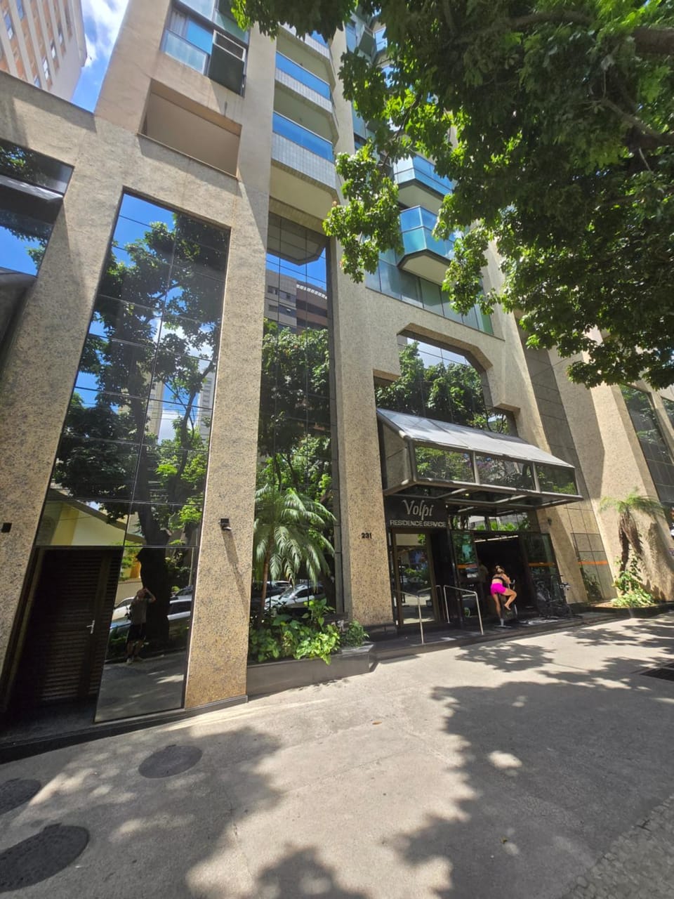Facade/entrance