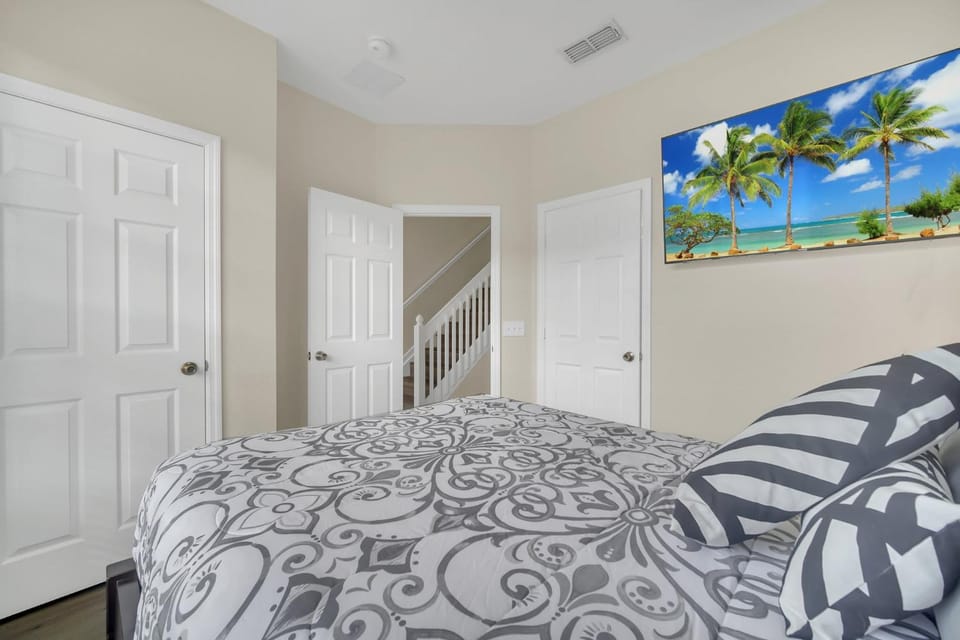 Perfect Townhome Near Disney House in Windsor Hills